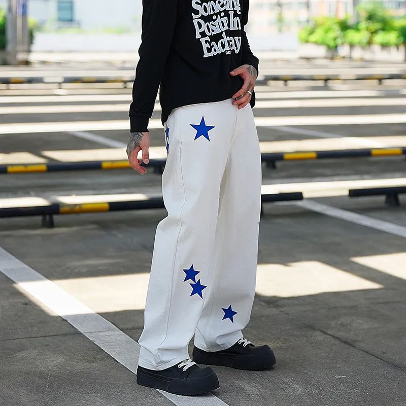 P236 💰 (Top version) chrome hearts ss25 new Fontainebleau limited star 💫 patchwork leather jeans. Styles with different washed textures, very friendly to people with thin legs and thick legs. The slightly flared version is very flattering to the leg shape. Moderate length that never goes out of style, easy and casual to match, basic styling for various styles, a must-have in the wardrobe! The fabric is stiff but also makes the upper body soft without losing texture. The washing process is even more perfect. It is a must-have item for everyone! ! !   Color: white Size: 28-30-32-34-36 30 32 34 36 Waist circumference 80 85 90 95 Sitting circumference 105 110 115 120 Feet 46 47 48 49 External length 102 103 104 105